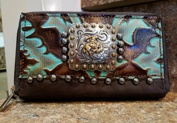 Pre order Bronc organizer wallet. Ships in one week.